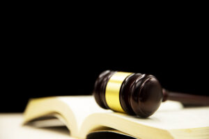Statut juridique et obligation légale